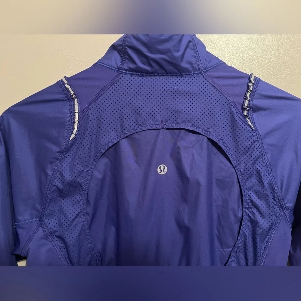 Lululemon Nothin' But Run Blue Jacket Lightweight Water Repellent Women's Size 6